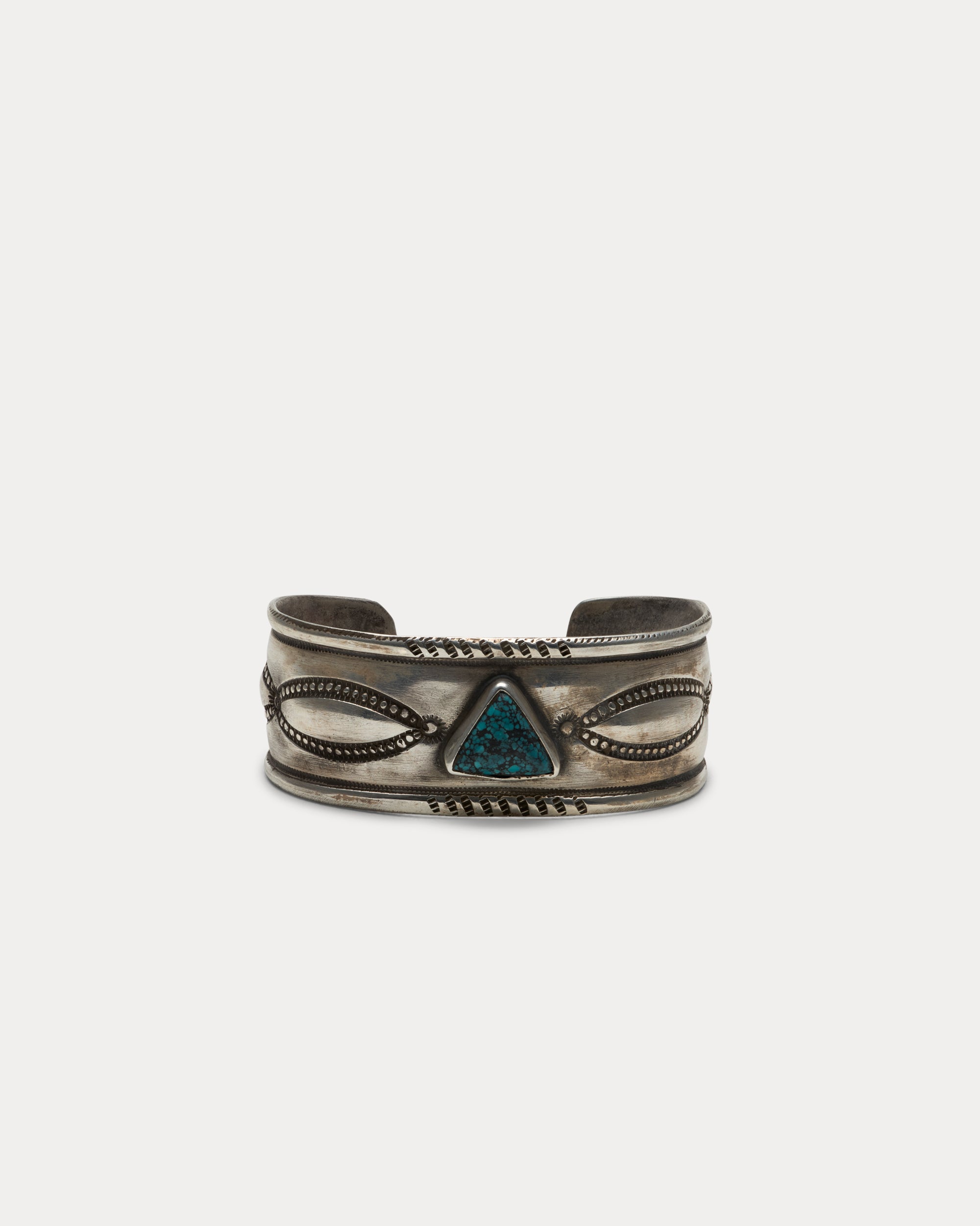 Bracciale in Argento con Turchese Triangolare Scuro e Decori