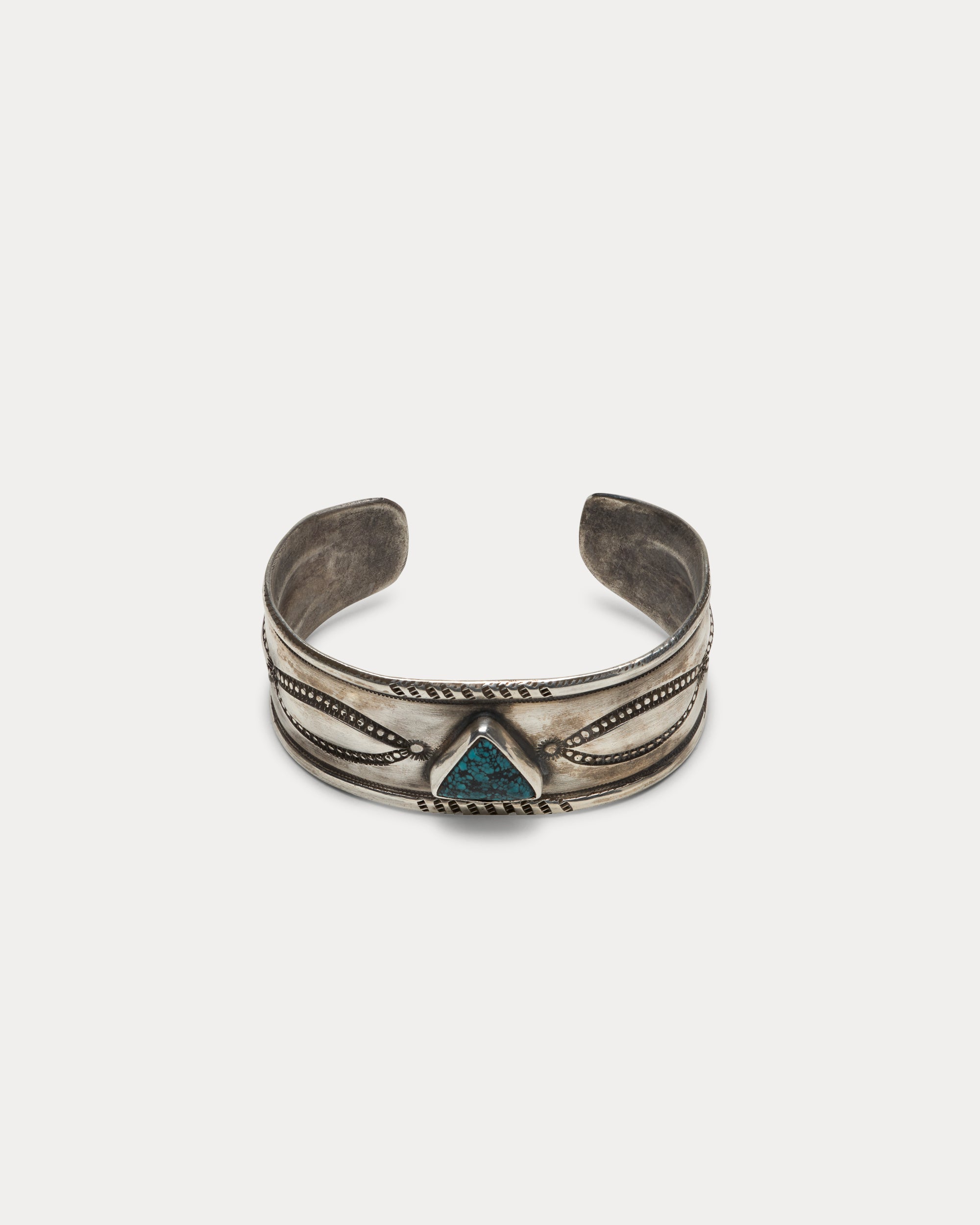 Bracciale in Argento con Turchese Triangolare Scuro e Decori