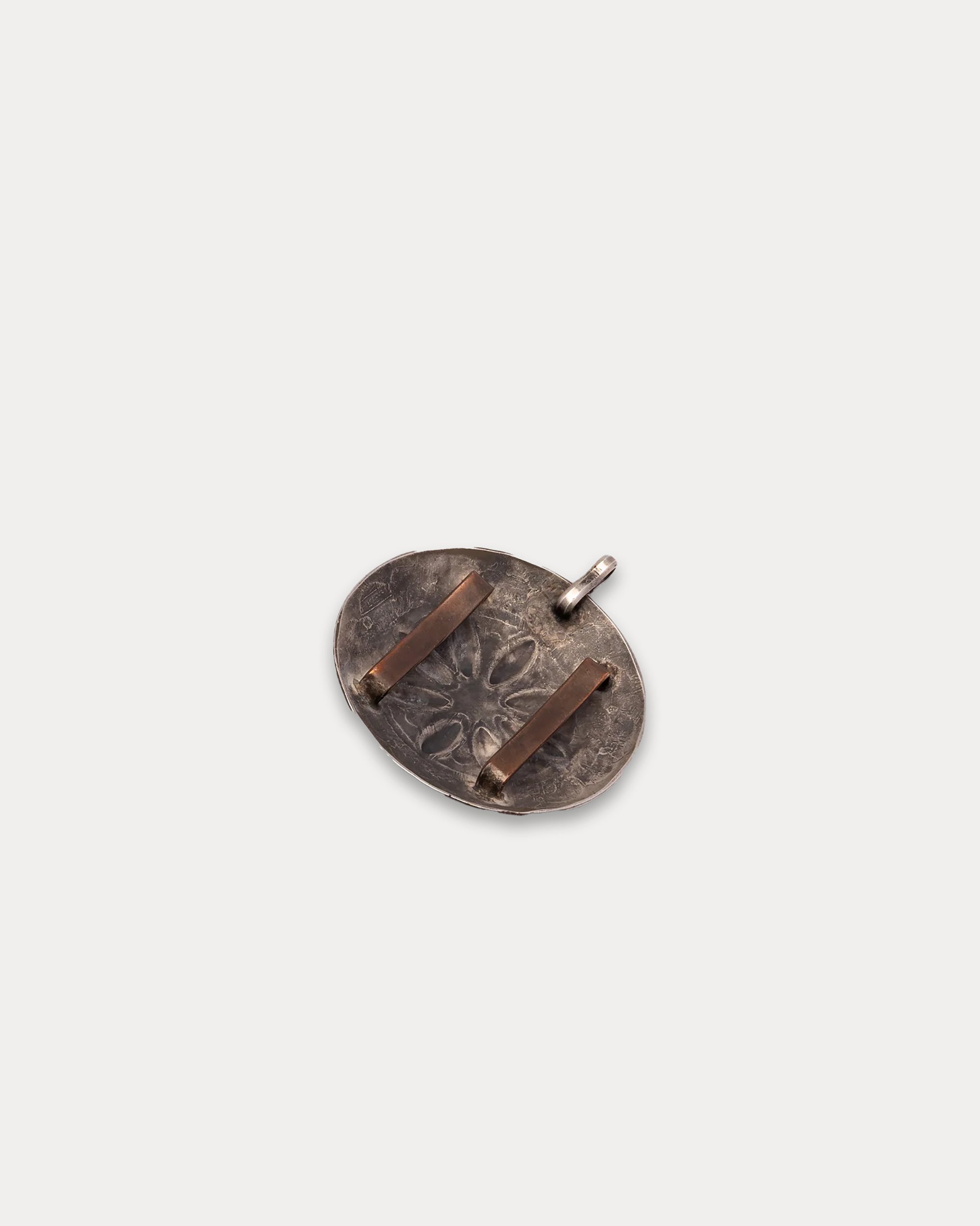 Concho Navajo in Argento Cesellato con Pietra Turchese Centrale