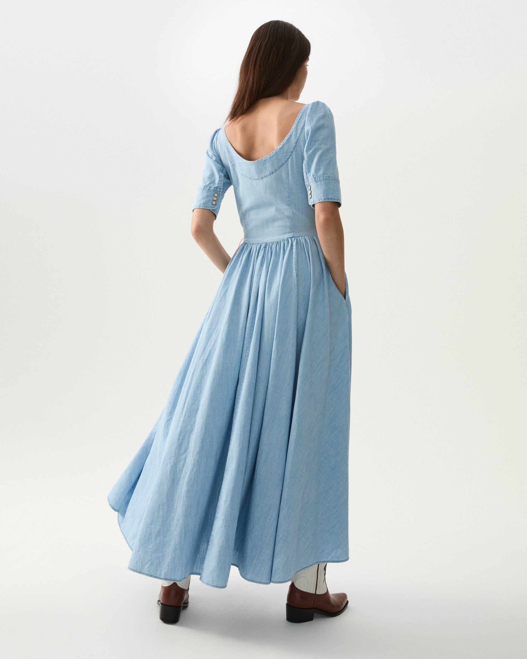 Augustine Abito in Chambray