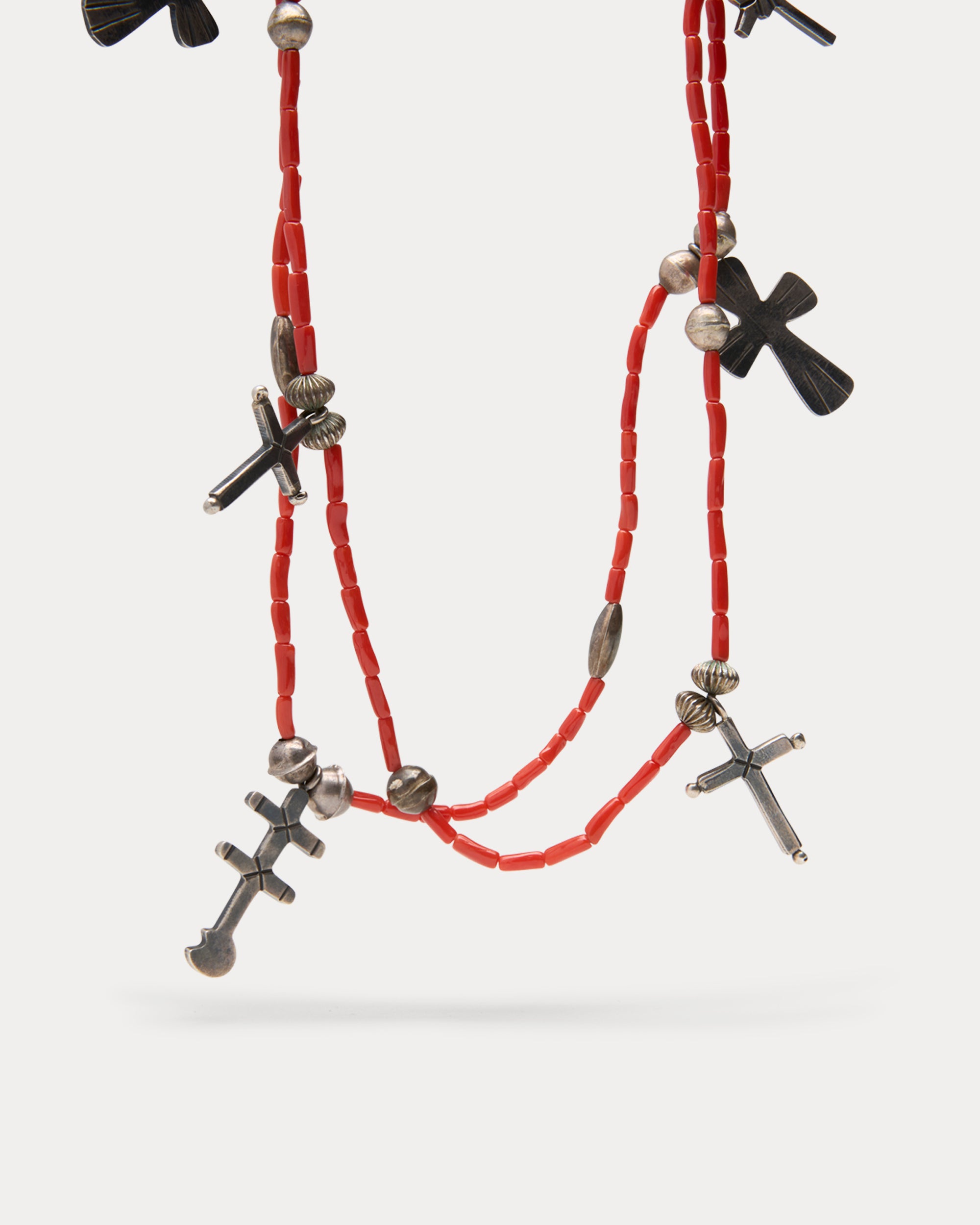 Collana Doppio Filo Corallo e Ciondoli a Croce in Argento
