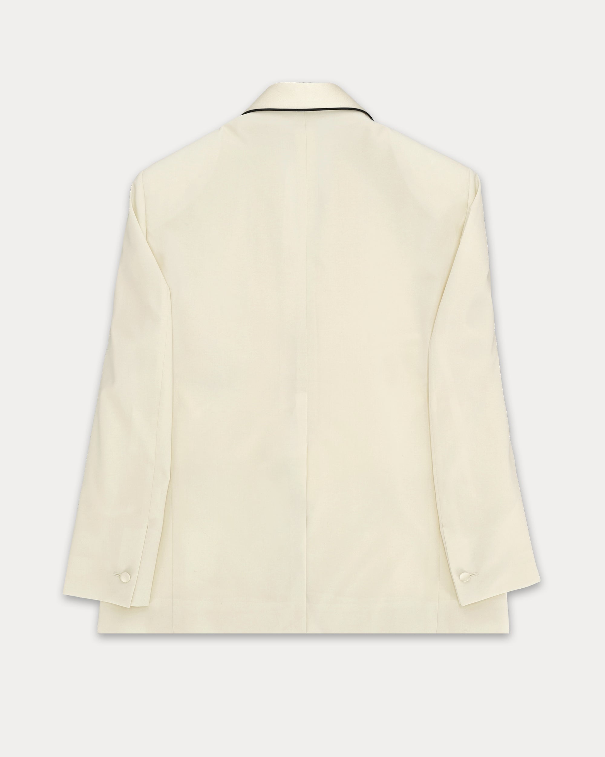 Bond Smoking in Fresco Lana