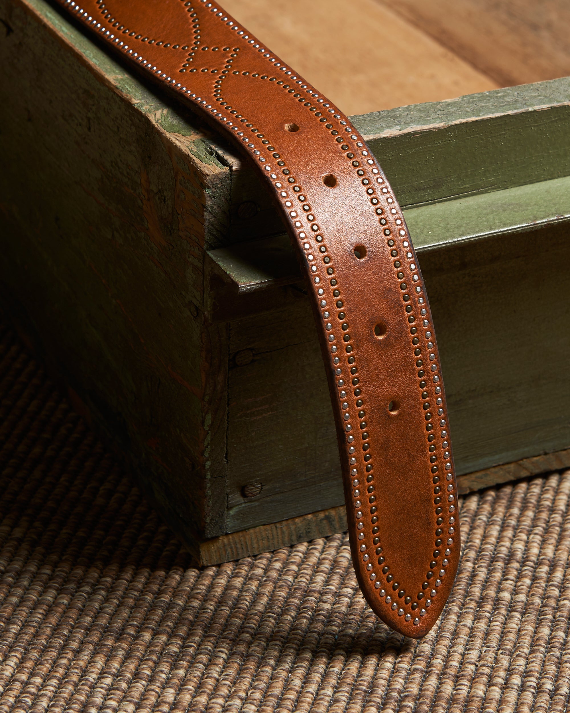 Tesla Cintura in Pelle di Vitello Borchiata