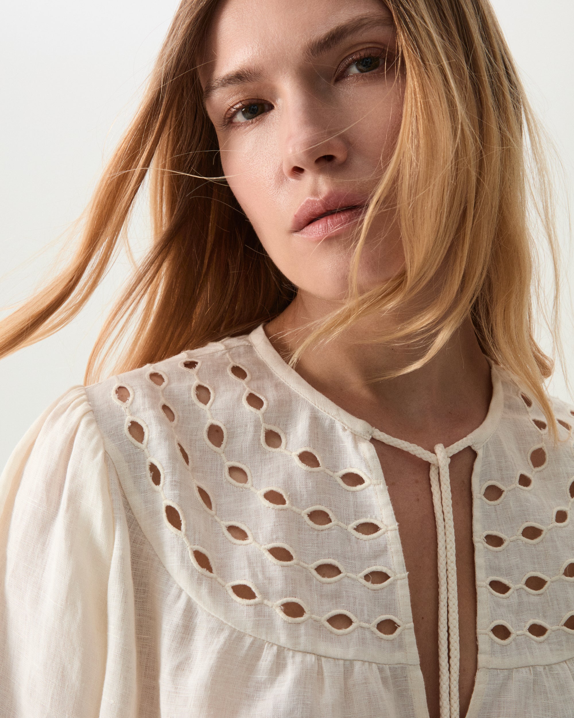 Angele Camicia Ricamata In Lino