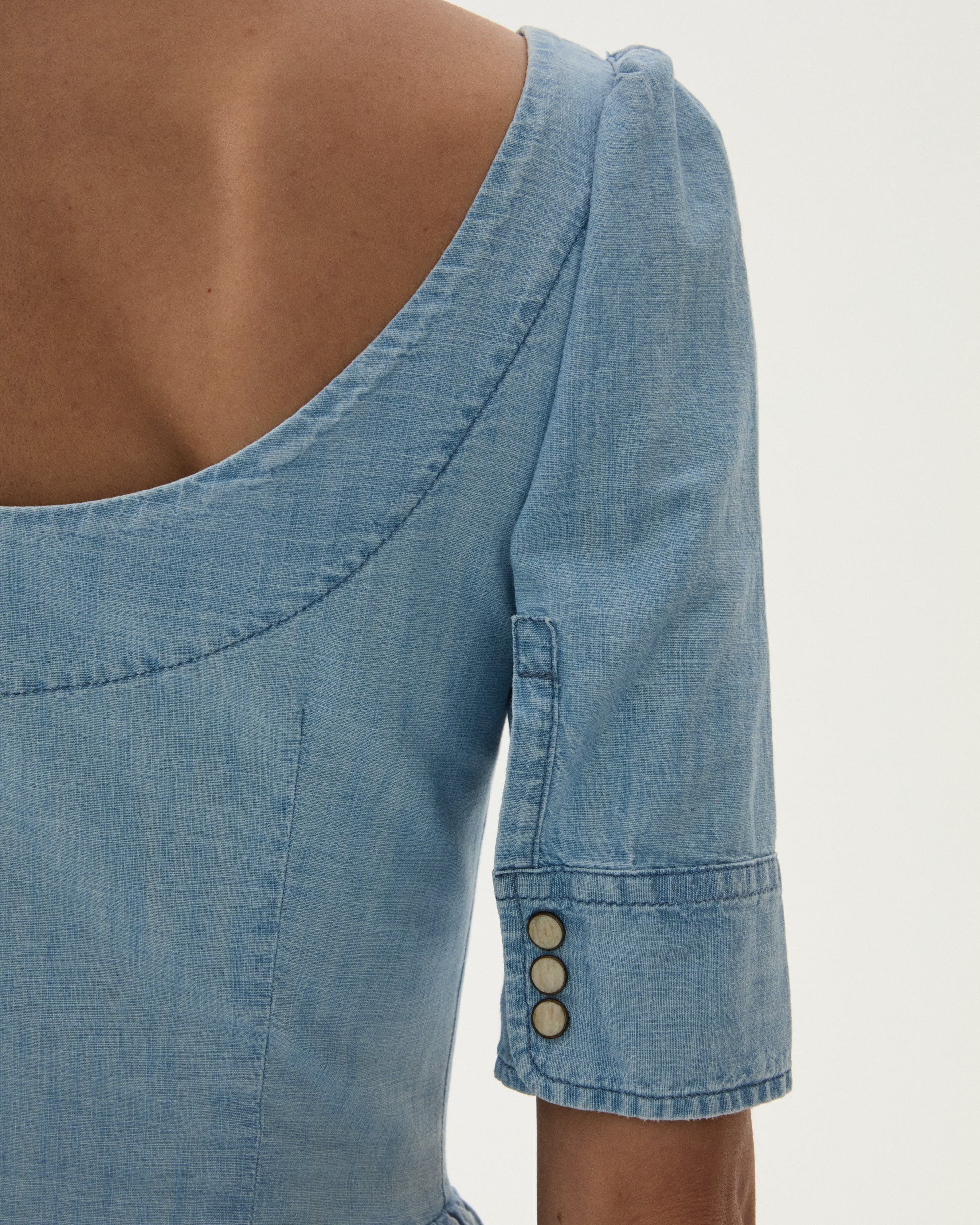 Augustine Abito in Chambray