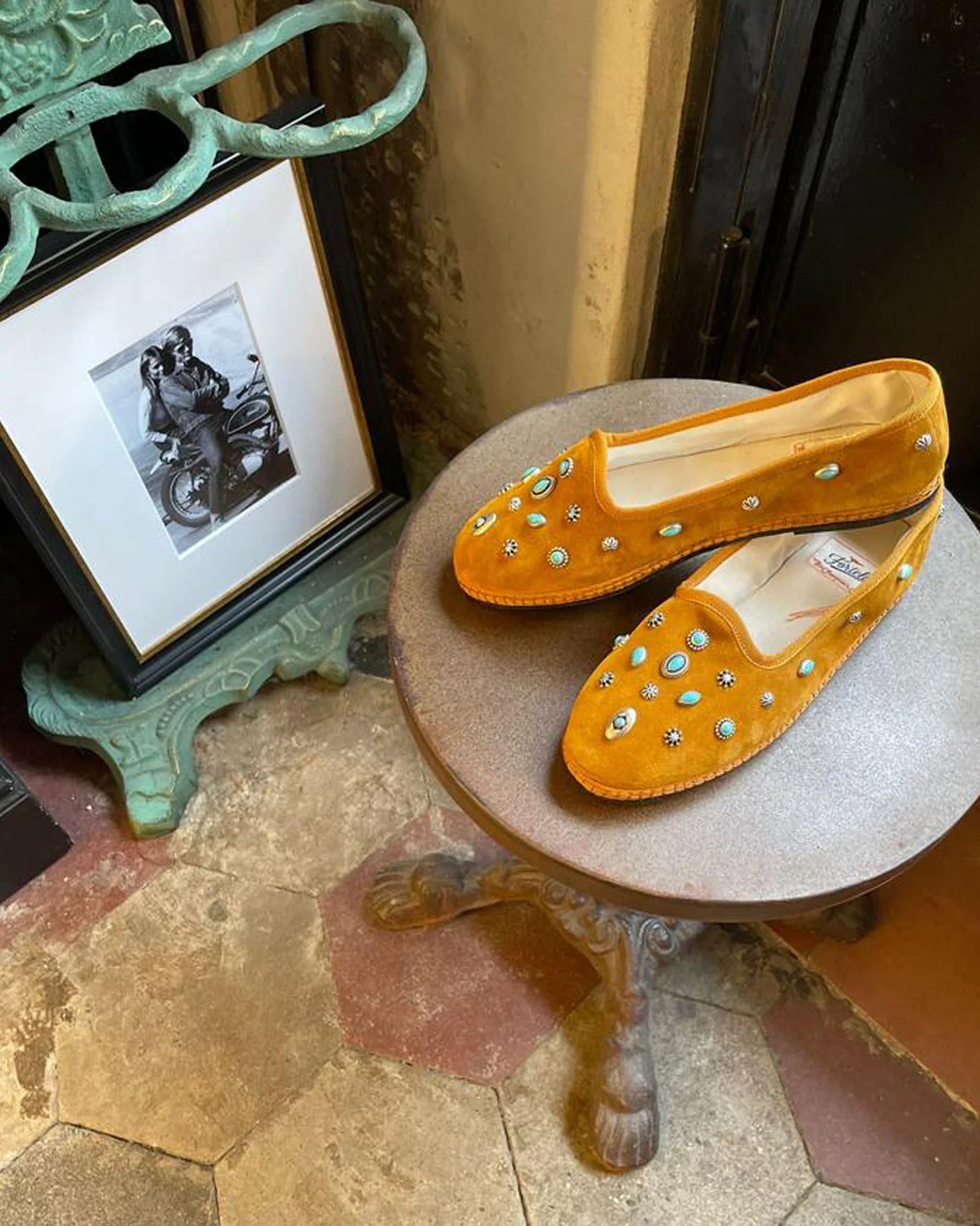 Frutate Friulane In Pelle Scamosciata Con Borchie