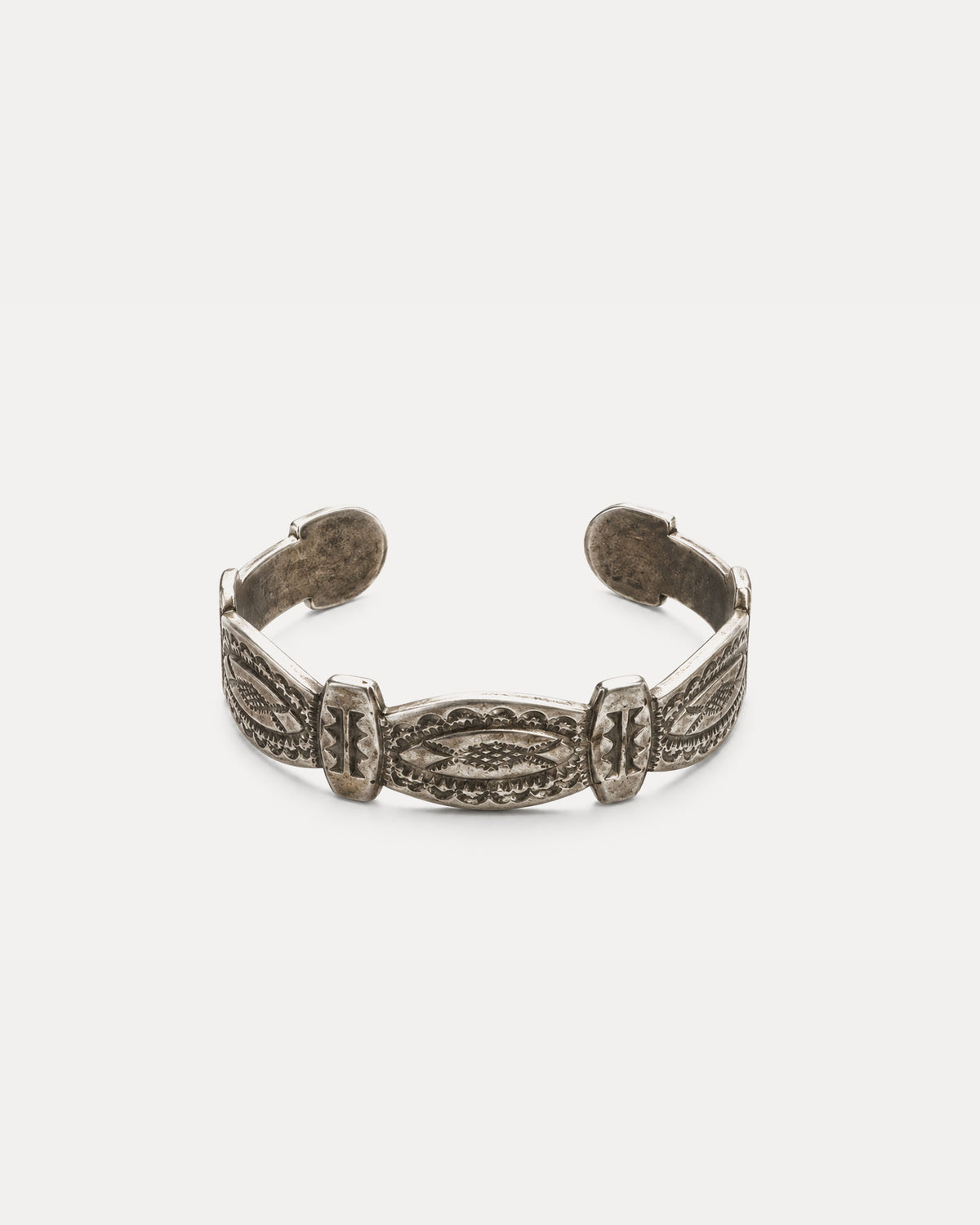 Chiseled Silver Bracelet with Fishbone Pattern